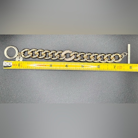 Victoria's Secret Gold Tone Chain Bracelet (Angel Wing Charm & Rhinestones Link) - Picture 8 of 9